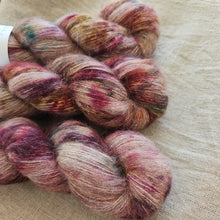 Load image into Gallery viewer, Iliada - Fluffy Yak