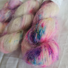 Cargar imagen en el visor de la galería, Favorite Crime - Silky Mohair
