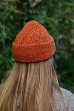 Ladda upp bild till gallerivisning, 52 Weeks of One-Skein Knits by Laine Publishing – project photograph