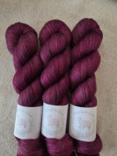 Cargar imagen en el visor de la galería, Tempranillo - Silky BFL Lace