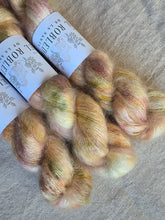 Laden Sie das Bild in den Galerie-Viewer, Another Love - Disco Mohair