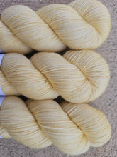 Load image into Gallery viewer, Manteiga - Silky ME Sock