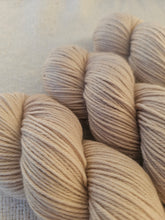 Cargar imagen en el visor de la galería, Barefoot - BFL Sock DK