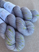 Cargar imagen en el visor de la galería, Concrete Moss - Sock Twist