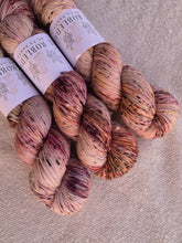 Load image into Gallery viewer, Fig Dust - Tweed ME