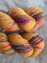 Laden Sie das Bild in den Galerie-Viewer, OOAK - British Wool