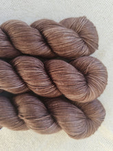 Cargar imagen en el visor de la galería, Pecan - Mulberry