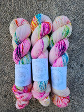 Cargar imagen en el visor de la galería, Aurora Flux - Silky ME Sock