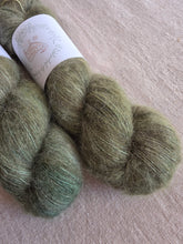 Load image into Gallery viewer, El Castañar - Fluffy Yak