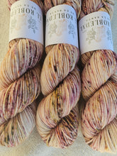 Cargar imagen en el visor de la galería, Fig Dust - BFL Sock DK