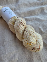 Load image into Gallery viewer, Biscotti - Silky BFL