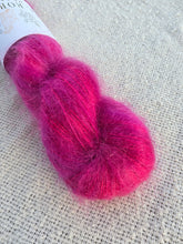 Cargar imagen en el visor de la galería, Alô Virginia - Silky Mohair