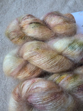 Laden Sie das Bild in den Galerie-Viewer, Another Love - Disco Mohair