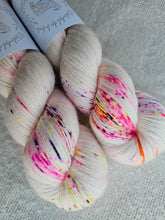 Cargar imagen en el visor de la galería, Fantastica Fiesta - Silky ME Sock