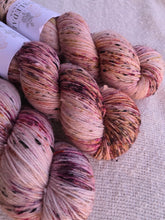 Load image into Gallery viewer, Fig Dust - Tweed ME