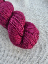 Load image into Gallery viewer, Alô Virginia - Single Yak