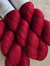 Cargar imagen en el visor de la galería, Chilli - Silky BFL Lace