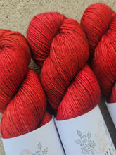 Load image into Gallery viewer, Rojo de Feria - Silky ME