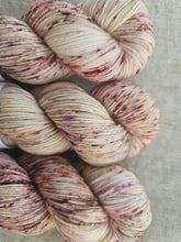 Load image into Gallery viewer, Fig Dust - Silky ME