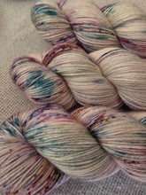 Load image into Gallery viewer, Poppy II - Silky BFL