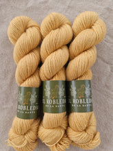 Load image into Gallery viewer, Betty - Mohair Blend 3