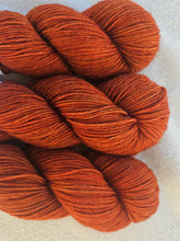 Cargar imagen en el visor de la galería, Chili Jam - BFL Sock DK