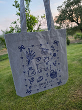 Laden Sie das Bild in den Galerie-Viewer, Little Joy Tote