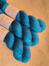 Load image into Gallery viewer, Northern Velvet - Huanaco Single