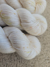 Cargar imagen en el visor de la galería, Killing Me Softly - Mulberry