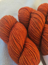 Cargar imagen en el visor de la galería, Chili Jam - BFL Sock DK