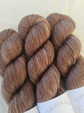 Cargar imagen en el visor de la galería, Pecan - Mulberry