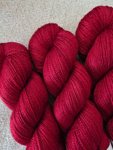 Cargar imagen en el visor de la galería, Chilli - Silky BFL Lace