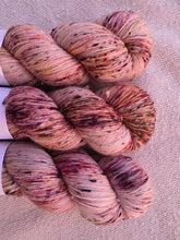 Load image into Gallery viewer, Fig Dust - Tweed ME