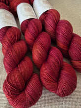 Load image into Gallery viewer, Barro Rojo - Silky BFL Lace