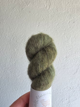 Load image into Gallery viewer, El Castañar - Fluffy Yak