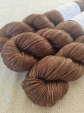Cargar imagen en el visor de la galería, Pecan - Mulberry