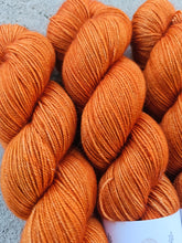 Cargar imagen en el visor de la galería, Hearty Stew - Silky Camel
