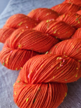 Laden Sie das Bild in den Galerie-Viewer, Solnedgang - Neon Tweed DK