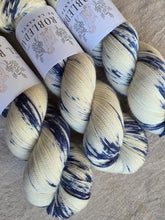 Laden Sie das Bild in den Galerie-Viewer, ICY SNOW - Sock Twist