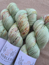 Cargar imagen en el visor de la galería, Pátina - Silky BFL Lace
