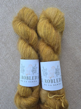 Cargar imagen en el visor de la galería, Mida - Silky Mohair