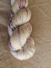 Load image into Gallery viewer, Poppy - Silky BFL