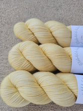 Load image into Gallery viewer, Manteiga - Silky ME Sock