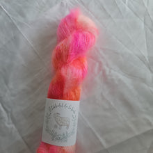 Cargar imagen en el visor de la galería, Palo Borracho - Silky Mohair
