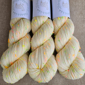 Natural - Neon Tweed DK