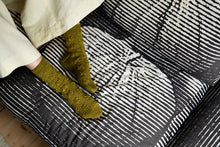 Cargar imagen en el visor de la galería, Textured Knits &quot;Tricô Textura&quot; by Paula Pereira
