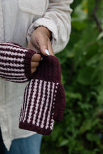Ladda upp bild till gallerivisning, 52 Weeks of One-Skein Knits – design by Aleksandra Sołowianiuk
