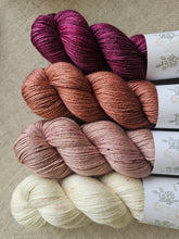 Cargar imagen en el visor de la galería, Mystery Musikal Westknits KIT 04
