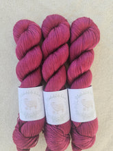 Cargar imagen en el visor de la galería, Mrs Plum - Mulberry
