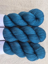 Cargar imagen en el visor de la galería, Dark Fjord - Silky BFL Lace
